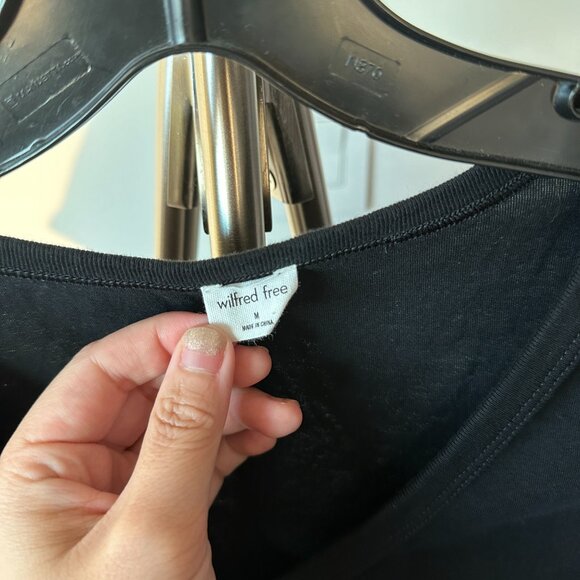 Aritzia Crop Top Black Size M Excellent Condition - Picture 3 of 3